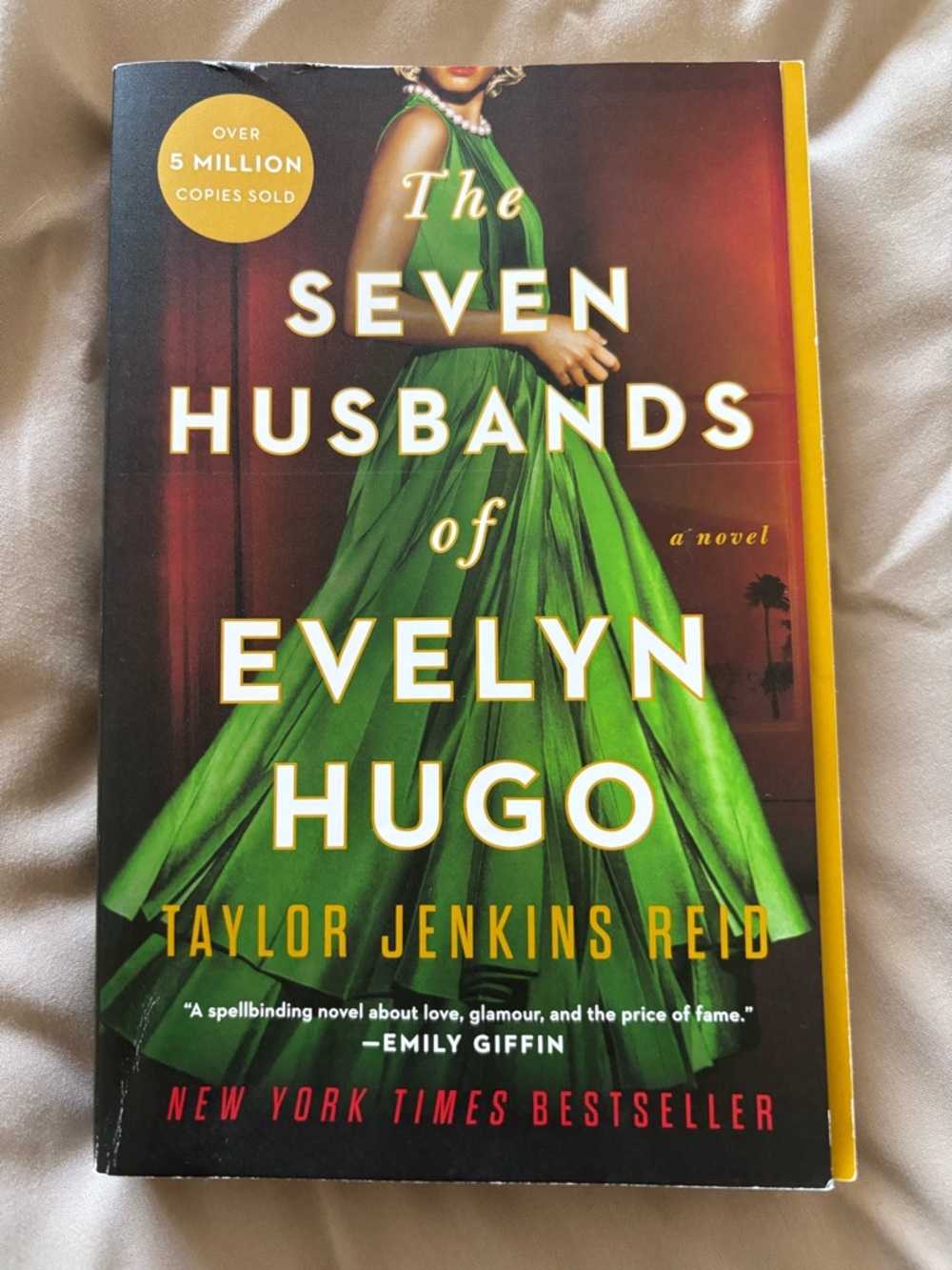 The Seven Husbands of Evelyn Hugo book -Taylor Jenkins Reid